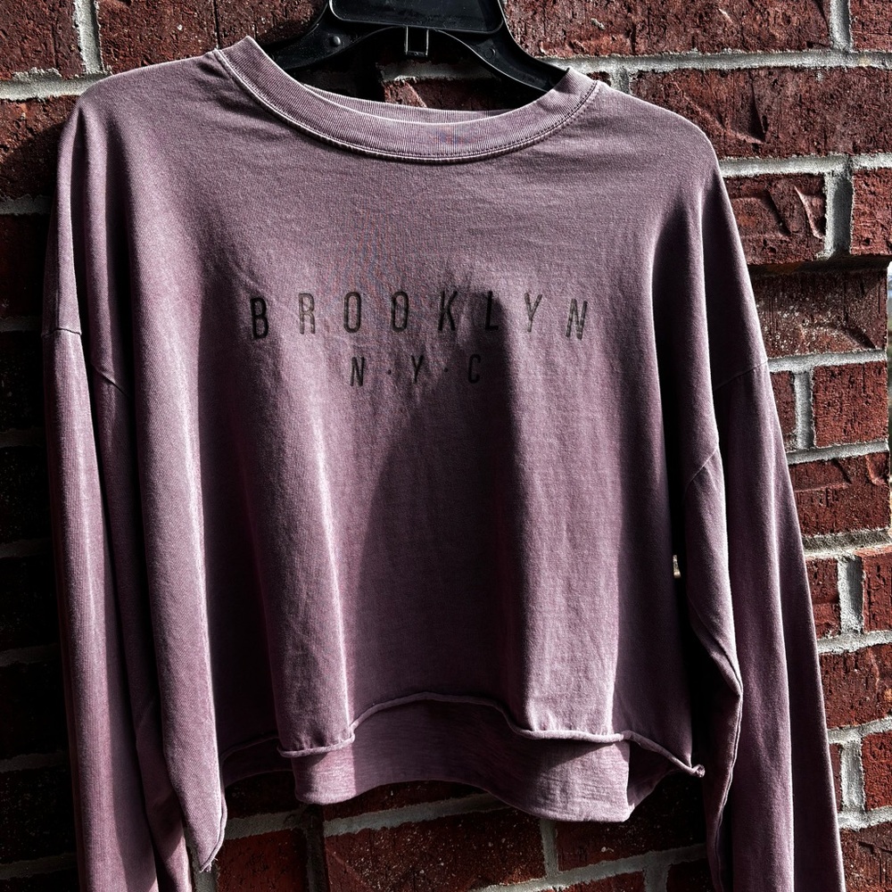 Brooklyn NYC Forever 21 Washed Out Lavender Graphic Crop Top Sweatshirt Size L